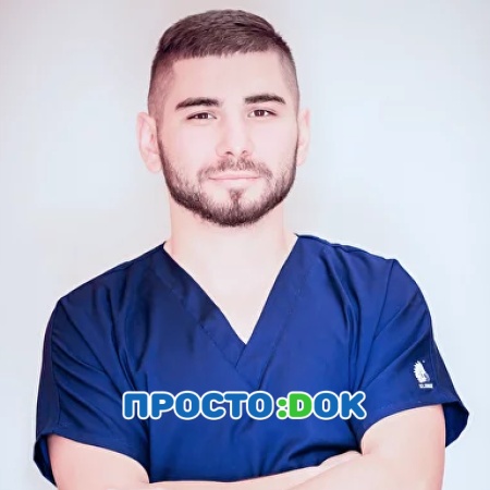 На фото Умеров Ибазер Нариманович