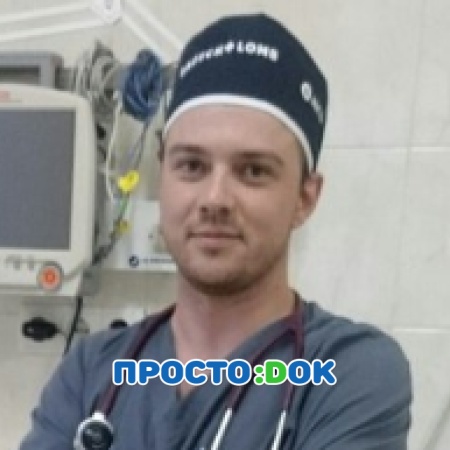 На фото Мельниченко Сергей Владимирович