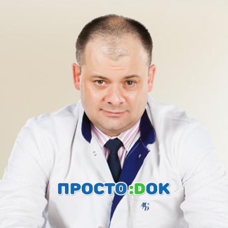 На фото Надельсон Дмитрий Александрович