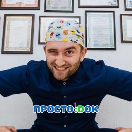 На фото Адабашев Осман Кемалович