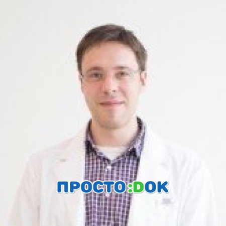 На фото Сенечкин Илья Викторович