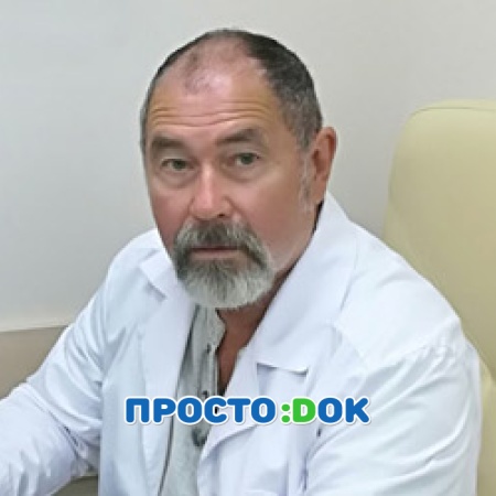 На фото Сидубаев Валерий Алексеевич