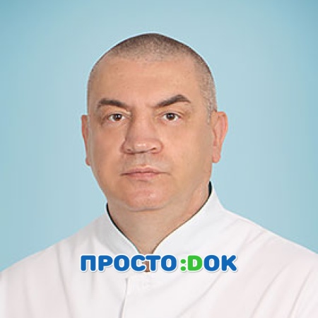 На фото Смирнов Юрий Анатольевич