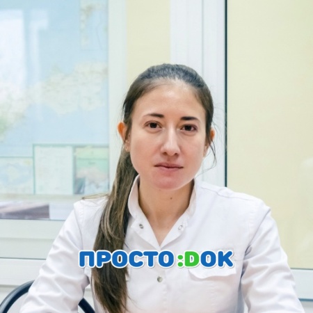 На фото Крылова Аделина Николаевна