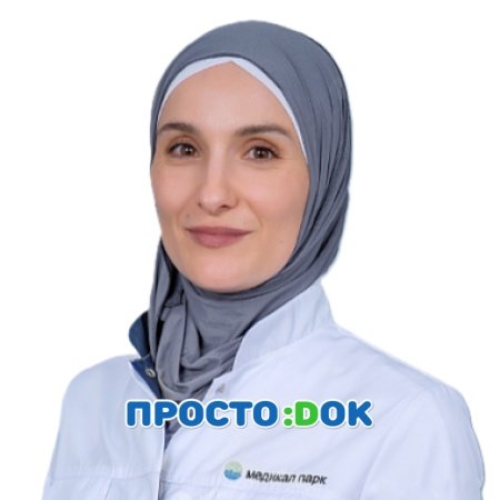 На фото Шамилева Азизе Шевкетовна