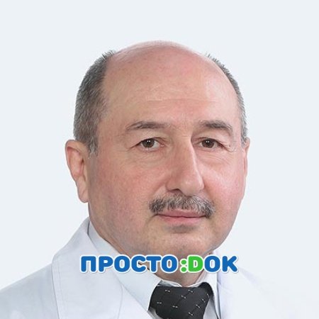 На фото Баиров Анатолий Тальатович