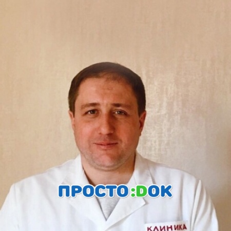 На фото Алядинов Мустафа Диляверович