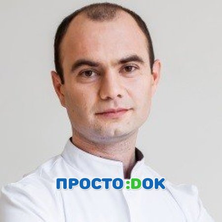 На фото Ташматов Мансур Алимович