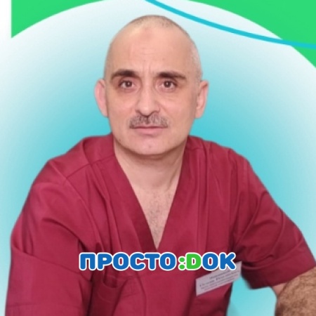 На фото Военный Осман Ремзиевич