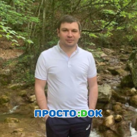 На фото Ракитов Евгений Юрьевич