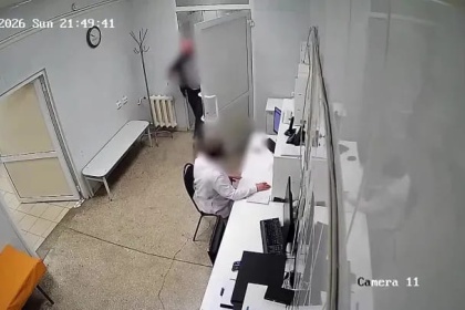 Муж пациентки избил медсестру в больнице Орска