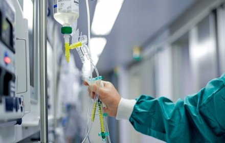 В Кузбассе женщина ударила подключенного к ИВЛ пациента 