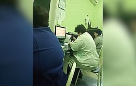 Медики приемного покоя упрекнули мужчину в том, что он привез пациента в больницу